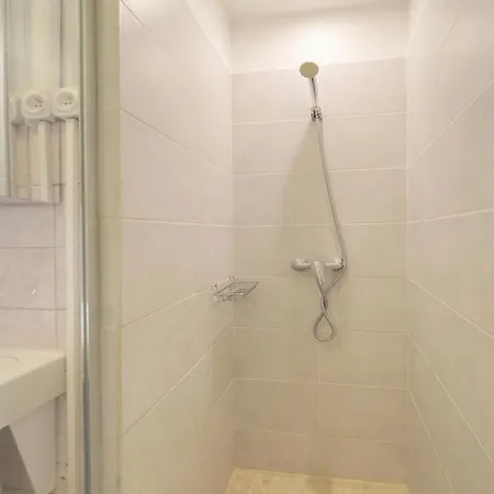 Frgk Victoria 3 1br Terrace, Ac & Ultra-fast Wi-fi * Cannes