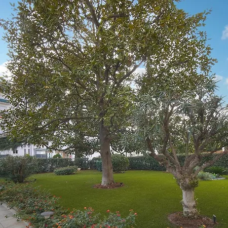 Frgk Victoria 3 1br Terrace, Ac & Ultra-fast Wi-fi Cannes