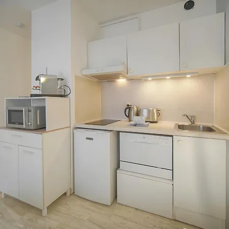 Frgk Victoria 3 1br Terrace, Ac & Ultra-fast Wi-fi Lägenhet