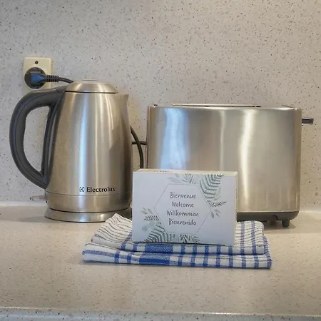 Lägenhet Frgk Victoria 3 1br Terrace, Ac & Ultra-fast Wi-fi Cannes