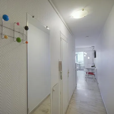 Lägenhet Frgk Victoria 3 1br Terrace, Ac & Ultra-fast Wi-fi Cannes