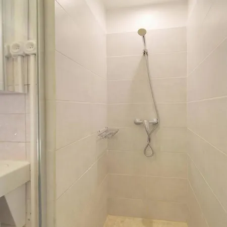 Apartment Frgk Victoria 3 Terrace, Ac & Ultra-fast Wi-fi Cannes
