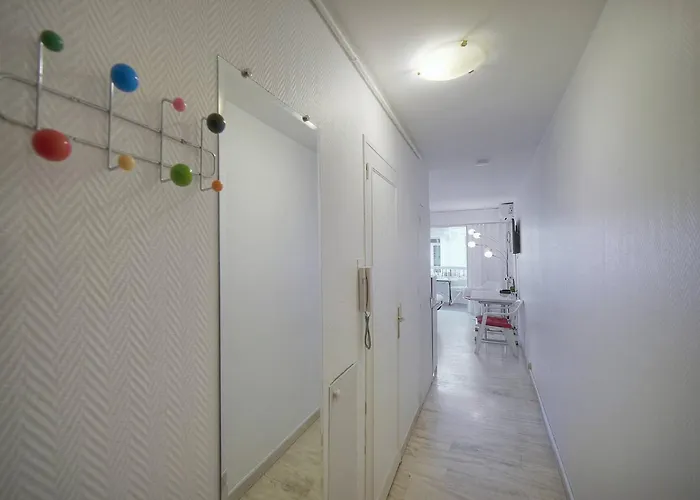 Frgk Victoria 3 1br Terrace, Ac & Ultra-fast Wi-fi شقة كان