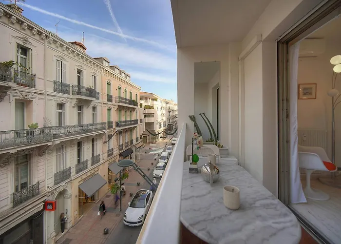 Frgk Victoria 3 1br Terrace, Ac & Ultra-fast Wi-fi شقة *