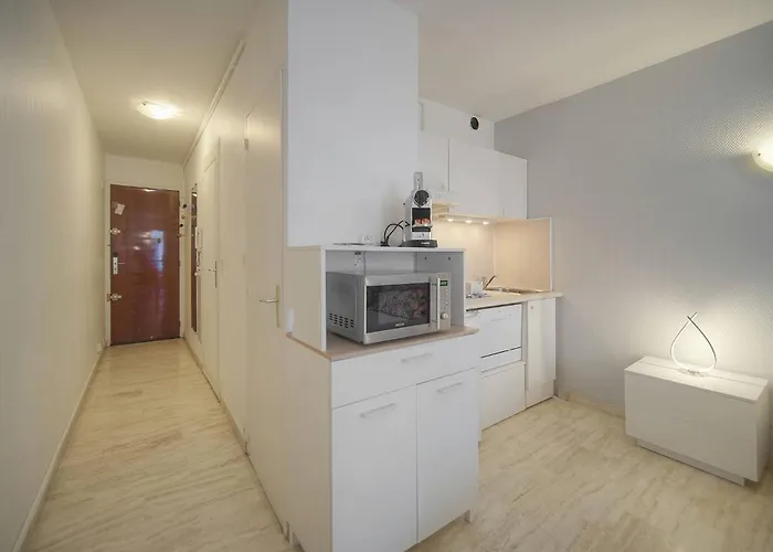 Frgk Victoria 3 1br Terrace, Ac & Ultra-fast Wi-fi شقة كان
