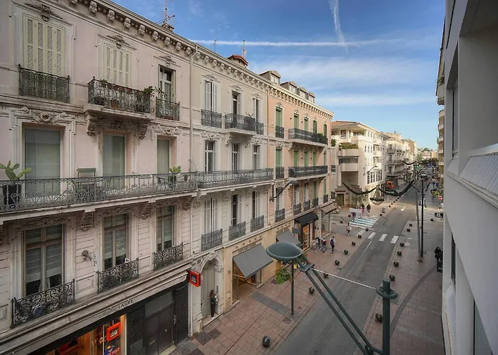 Frgk Victoria 3 1br Terrace, Ac & Ultra-fast Wi-fi شقة *