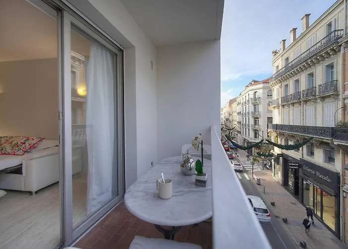 Frgk Victoria 3 1br Terrace, Ac & Ultra-fast Wi-fi *