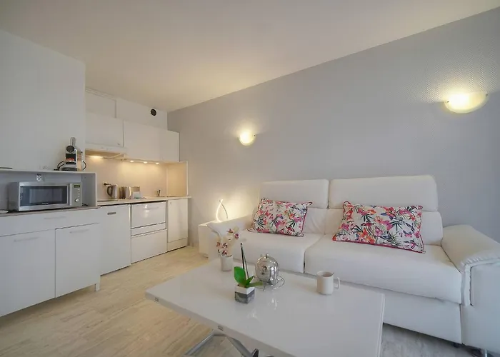 Frgk Victoria 3 1br Terrace, Ac & Ultra-fast Wi-fi شقة